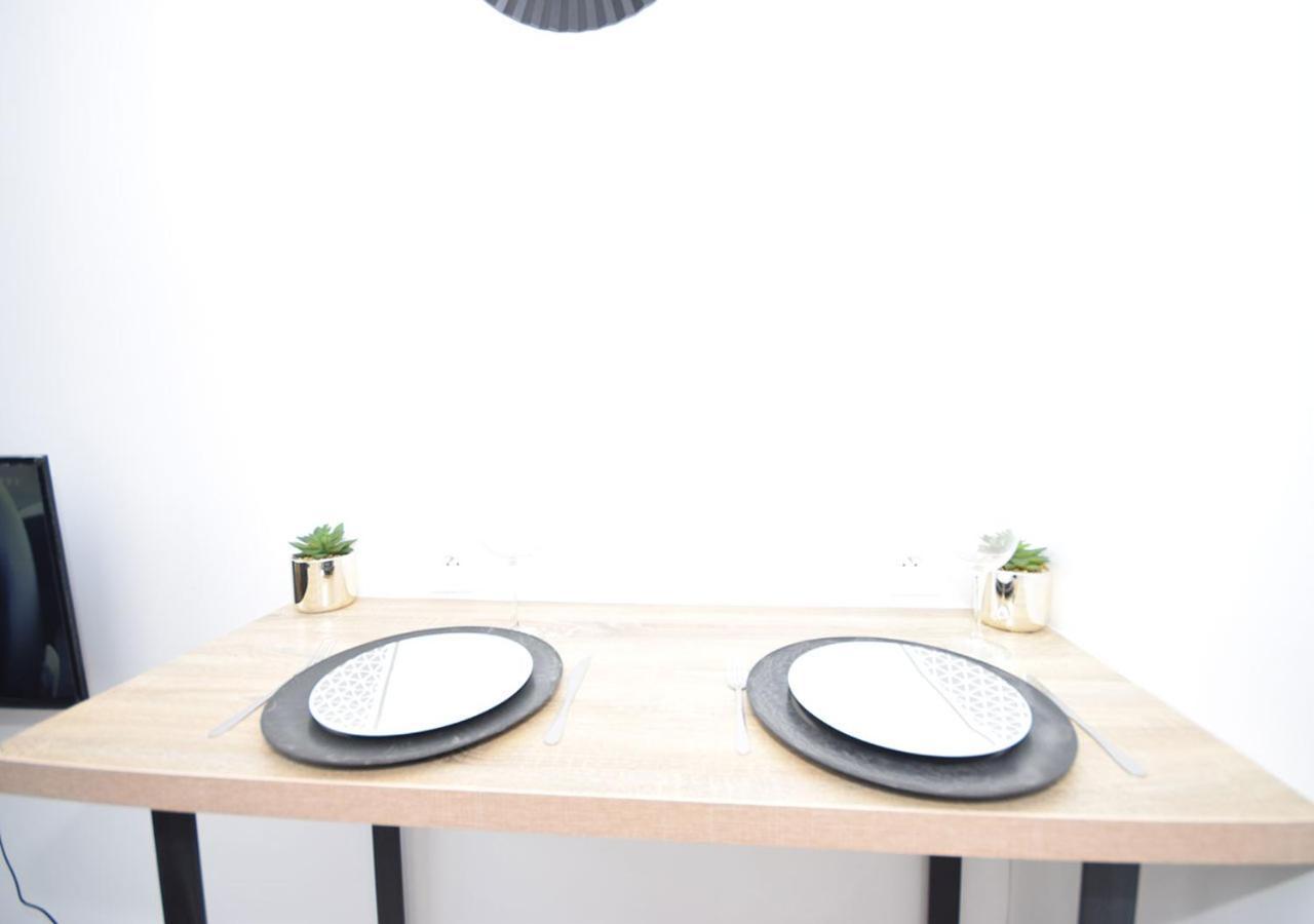 Hyper Centre Valenciennes - Wifi - Terrasse - Tramway - Lerelaisdodile2 Appartement Buitenkant foto